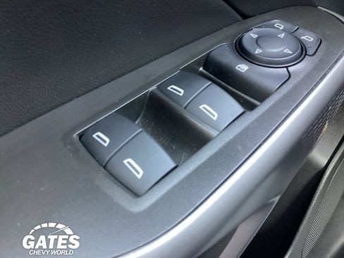 Used 2024 Chevrolet Trax LS w/ LS Convenience Package FWD image 19