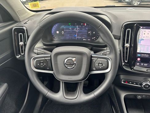 Certified 2026 Volvo XC40 B5 Core w/ Climate Package AWD/4WD image 7