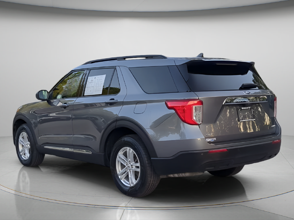Used 2023 Ford Explorer XLT AWD/4WD image 22