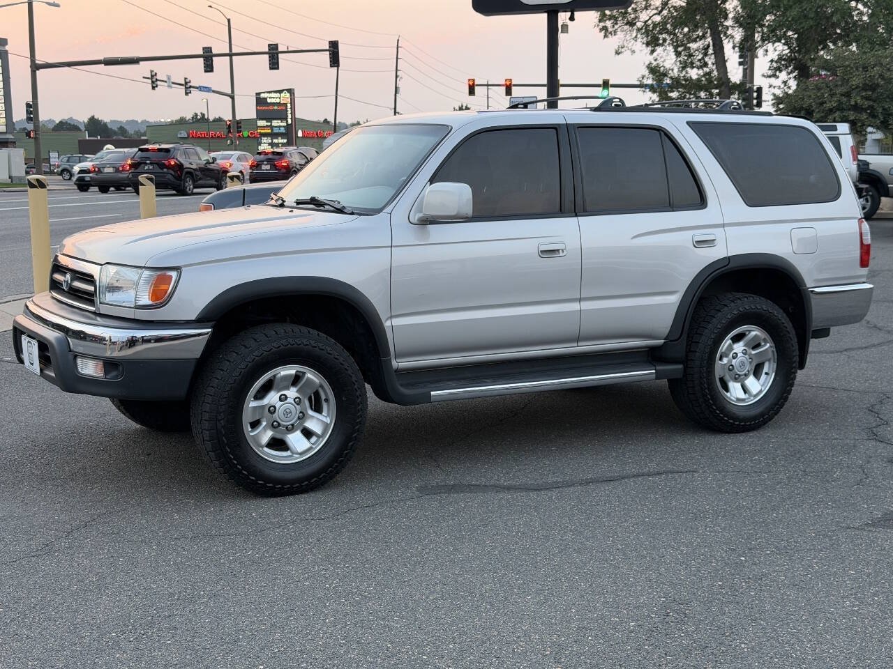 Used 1999 Toyota 4Runner SR5 w/ Upgrade Value Pkg 4 AWD/4WD image 11