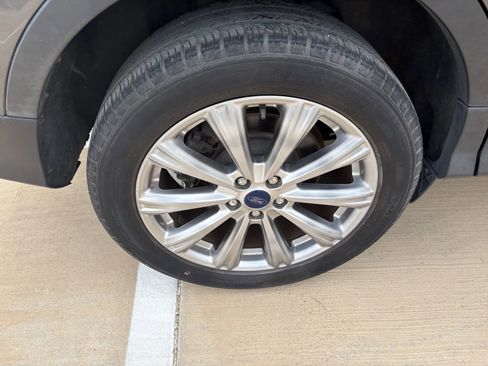 Used 2018 Ford Escape Titanium w/ Ford Safe & Smart Package image 19