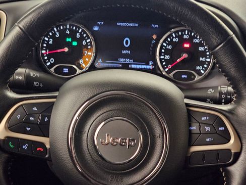 Used 2017 Jeep Renegade Limited AWD/4WD image 9