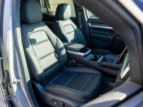 New 2026 GMC Terrain Elevation w/ Elevation Premium Package AWD/4WD image 9
