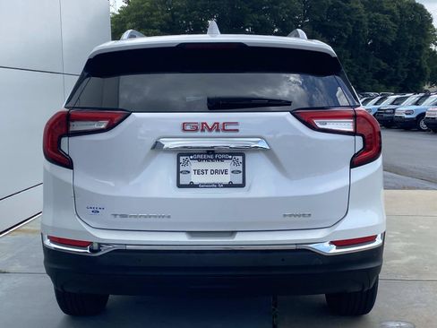 Used 2023 GMC Terrain SLT w/ LPO, Floor Liner Package AWD/4WD image 5