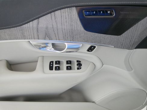 Used 2023 Volvo XC90 B6 Ultimate image 19