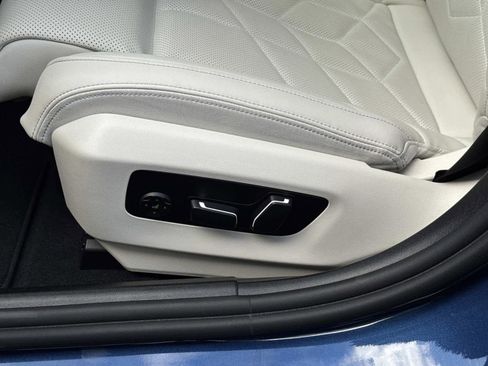 Certified 2025 BMW 530i w/ M Sport Package image 19