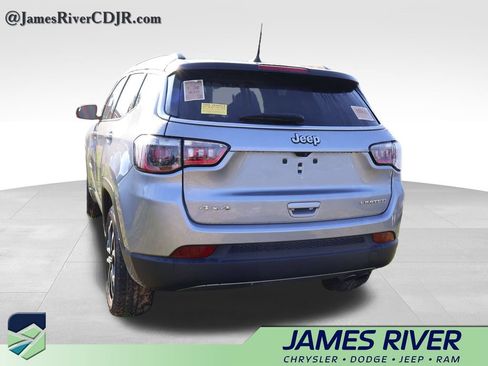 Used 2022 Jeep Compass Limited AWD/4WD image 21