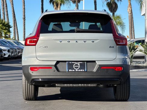 New 2026 Volvo XC40 B4 Plus image 4