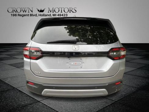Used 2025 Honda Pilot EX-L image 9