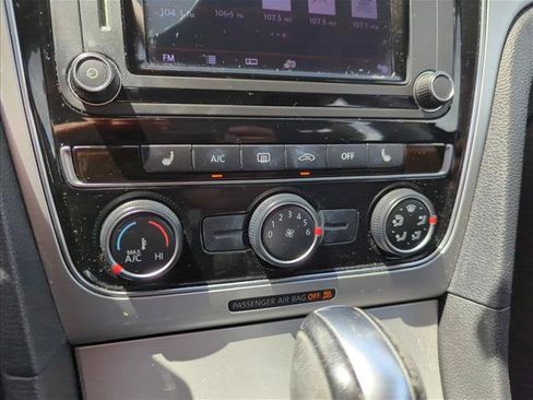 Used 2019 Volkswagen Passat 2.0T Wolfsburg w/ Wheels & Sunroof Package FWD image 11