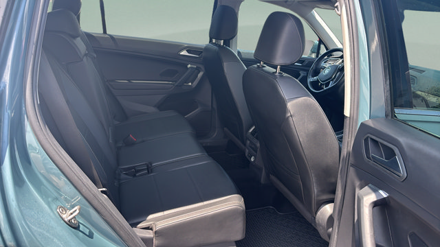 Used 2019 Volkswagen Tiguan SE w/ Panoramic Sunroof Package AWD/4WD image 13