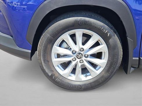Used 2023 Toyota Corolla Cross LE AWD/4WD image 30