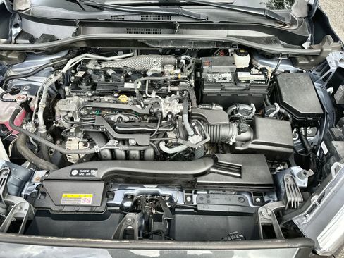 Used 2022 Toyota Corolla Cross XLE image 13