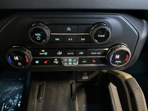 New 2026 Ford Bronco Badlands w/ Sasquatch Package AWD/4WD image 19