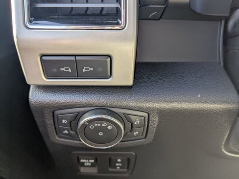 Used 2018 Ford F150 Lariat w/ Equipment Group 502A Luxury image 15