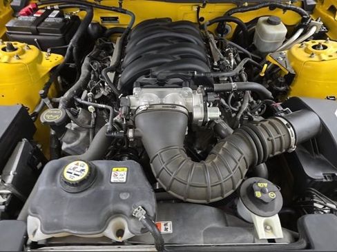 Used 2006 Ford Mustang GT RWD image 21