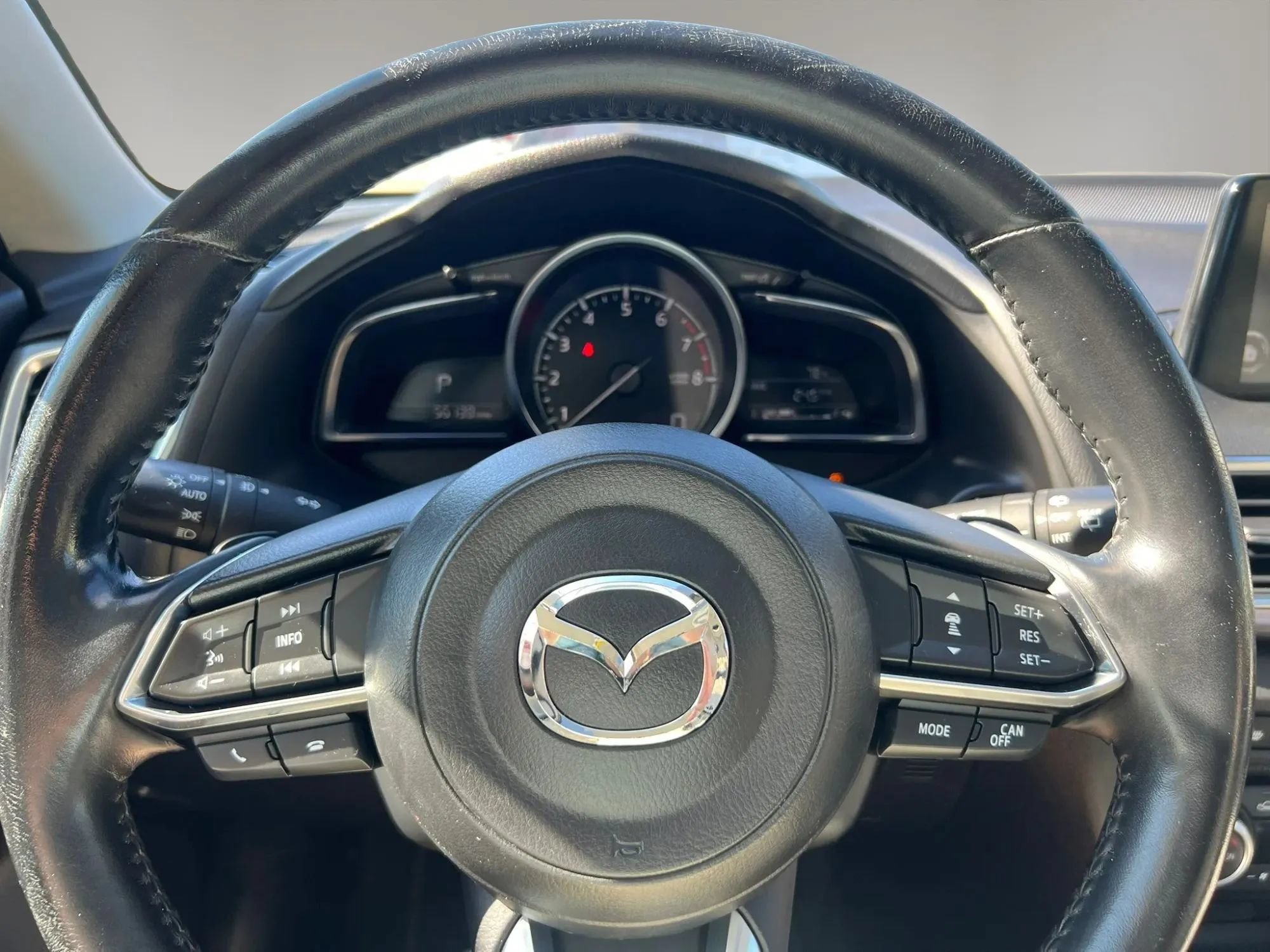 Used 2018 MAZDA MAZDA3 Grand Touring w/ Premium Equipment Package FWD image 22