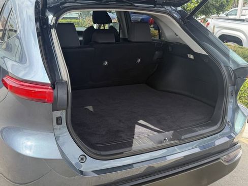 Used 2022 Toyota Venza LE AWD/4WD image 21