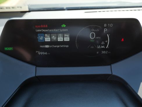 Certified 2025 Toyota Prius XLE FWD image 22