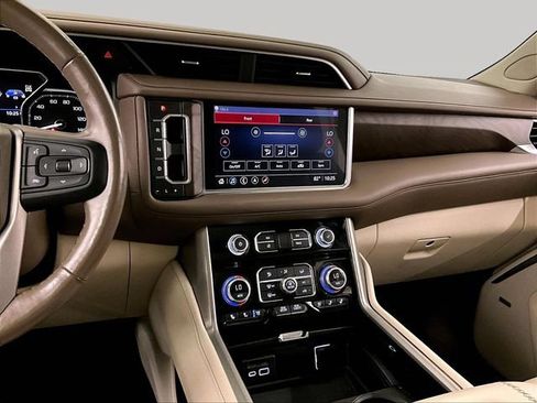 Used 2021 GMC Yukon Denali w/ Denali Ultimate Package AWD/4WD image 7