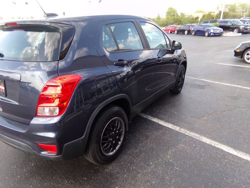 Used 2018 Chevrolet Trax LS FWD image 35