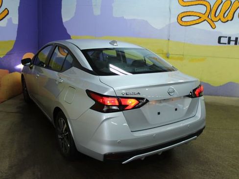 Used 2025 Nissan Versa SV image 6