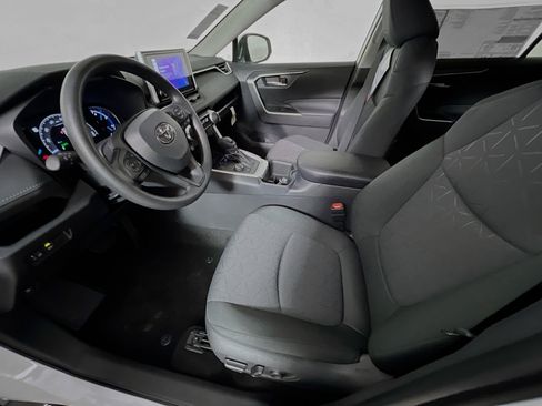 Used 2025 Toyota RAV4 XLE AWD/4WD image 14