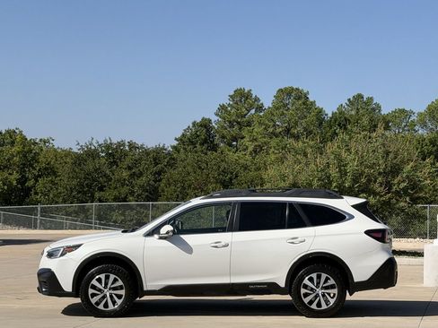 Used 2020 Subaru Outback Premium w/ Popular Package #1 AWD/4WD image 3
