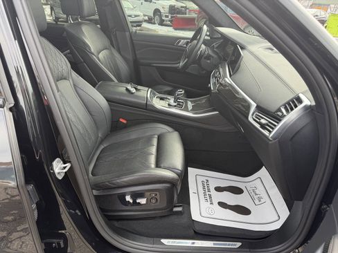 Used 2021 BMW X5 M50i w/ Executive Package image 28