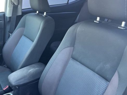 Used 2019 Toyota Corolla LE image 11