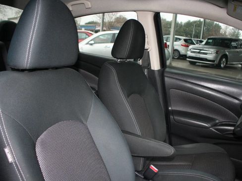 Used 2019 Nissan Versa SV image 19