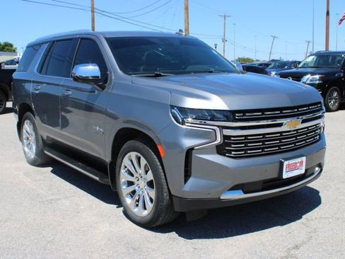 Used 2021 Chevrolet Tahoe Premier w/ Premium Package RWD image 3