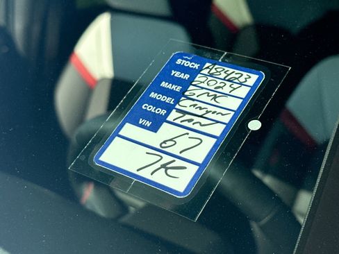 Used 2024 GMC Canyon AT4X w/ AT4X AEV Edition image 27