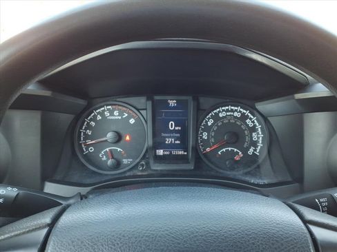 Used 2019 Toyota Tacoma SR image 18