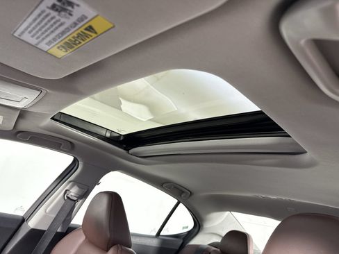 Used 2016 Acura TLX w/ Technology Package FWD image 18