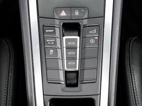 Used 2014 Porsche 911 Carrera image 18