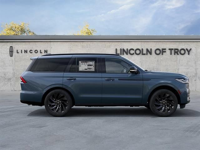 New 2027 Lincoln Navigator Reserve w/ Jet Appearance Package AWD/4WD image 5