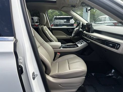 Certified 2023 Lincoln Aviator AWD w/ Premium Package image 34