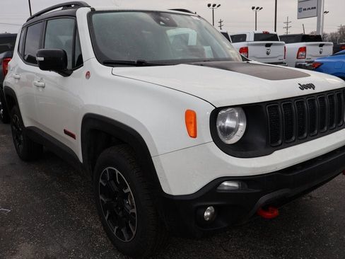 Used 2023 Jeep Renegade Trailhawk image 2