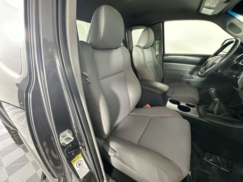 Used 2012 Toyota Tacoma 4x4 Access Cab V6 w/ TRD Sport Pkg image 27