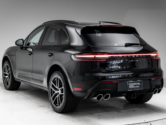 Certified 2026 Porsche Macan AWD/4WD image 3