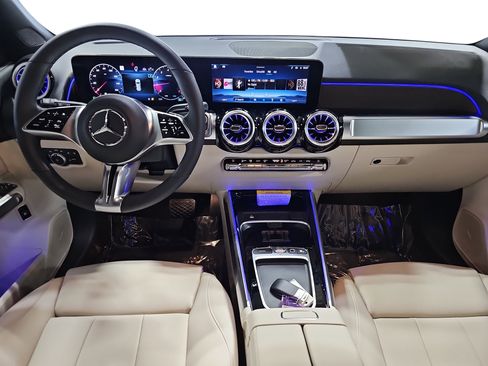 New 2026 Mercedes-Benz GLB 250 image 9