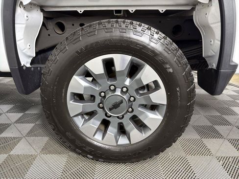 Certified 2024 Chevrolet Silverado 2500 Custom w/ Custom Value Package AWD/4WD image 17