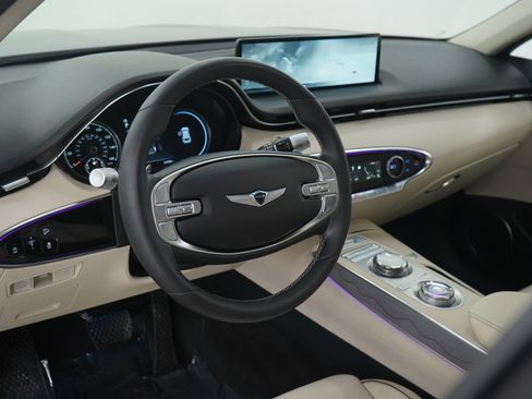 Used 2024 Genesis GV70 2.5T Advanced w/ Advanced Package image 26