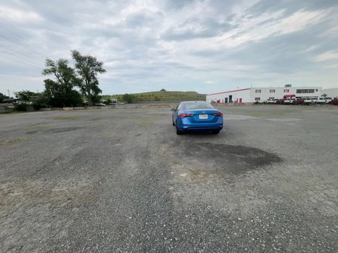 Used 2025 Nissan Sentra SV FWD image 15