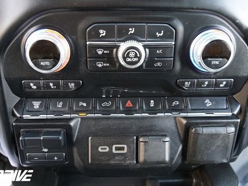 Used 2022 GMC Sierra 3500 Denali image 29