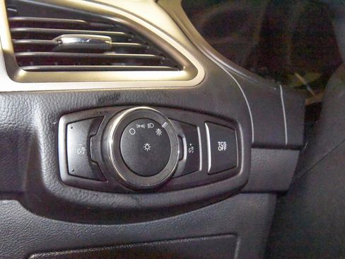 Used 2024 Ford Edge SEL image 17