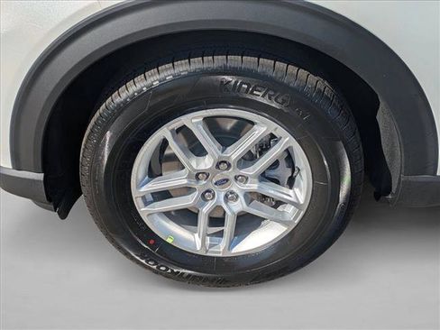 New 2026 Ford Explorer Active image 9