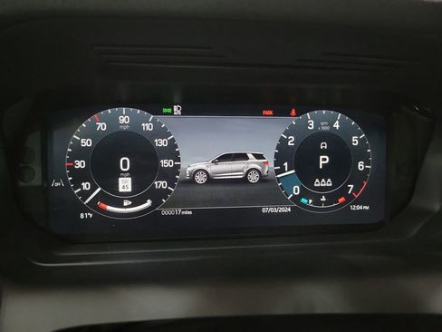 Used 2024 Land Rover Discovery Sport Dynamic SE image 17