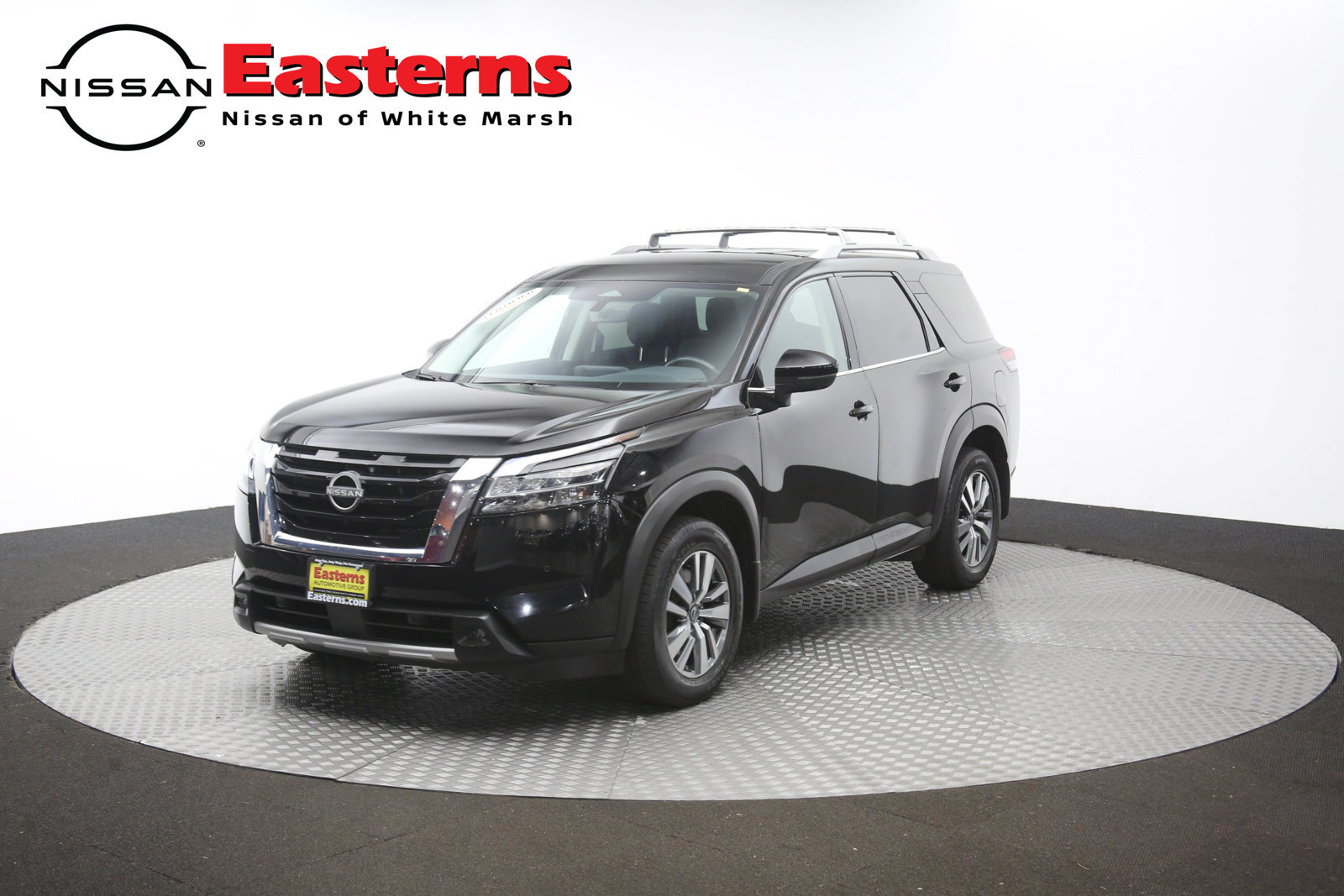 Used 2023 Nissan Pathfinder SL AWD/4WD image 55